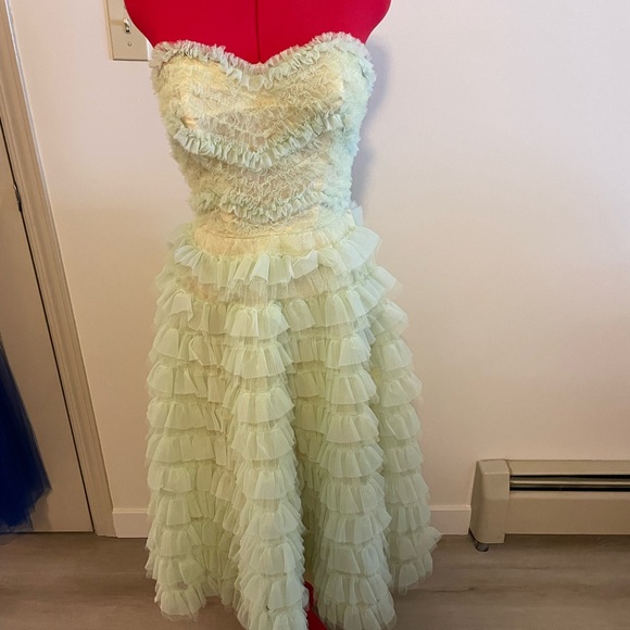 Stunning Vintage strapless ruffle dress - Picture 7 of 16